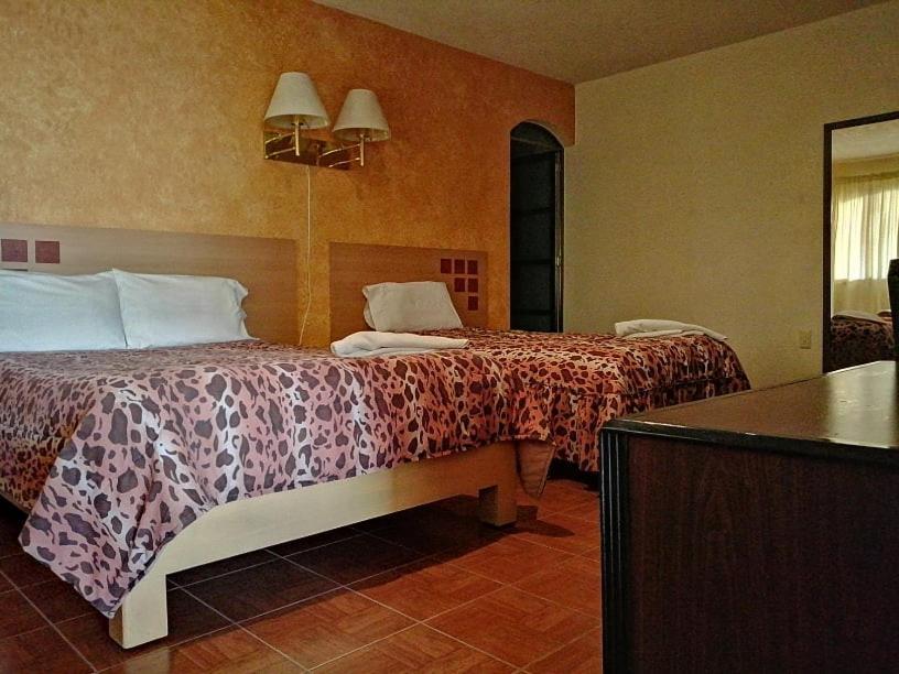 Hotel Real Doxey Tlaxcoapan ภายนอก รูปภาพ